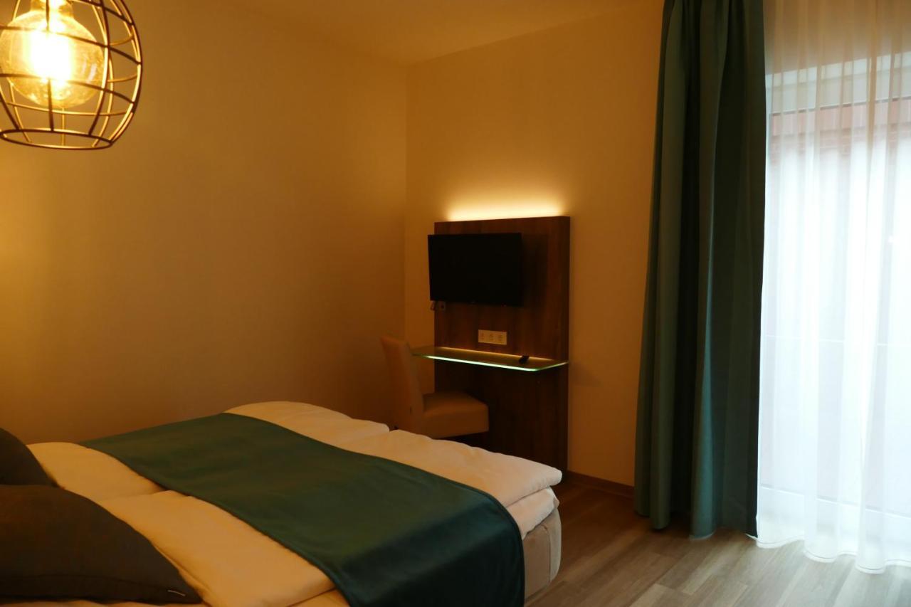 Meyn'S Apartments & Hotel Soltau Buitenkant foto